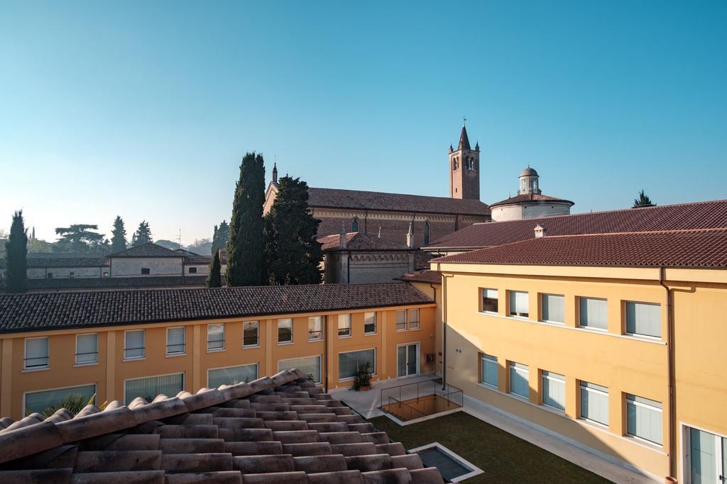 One-Bedroom Apartment Terrace