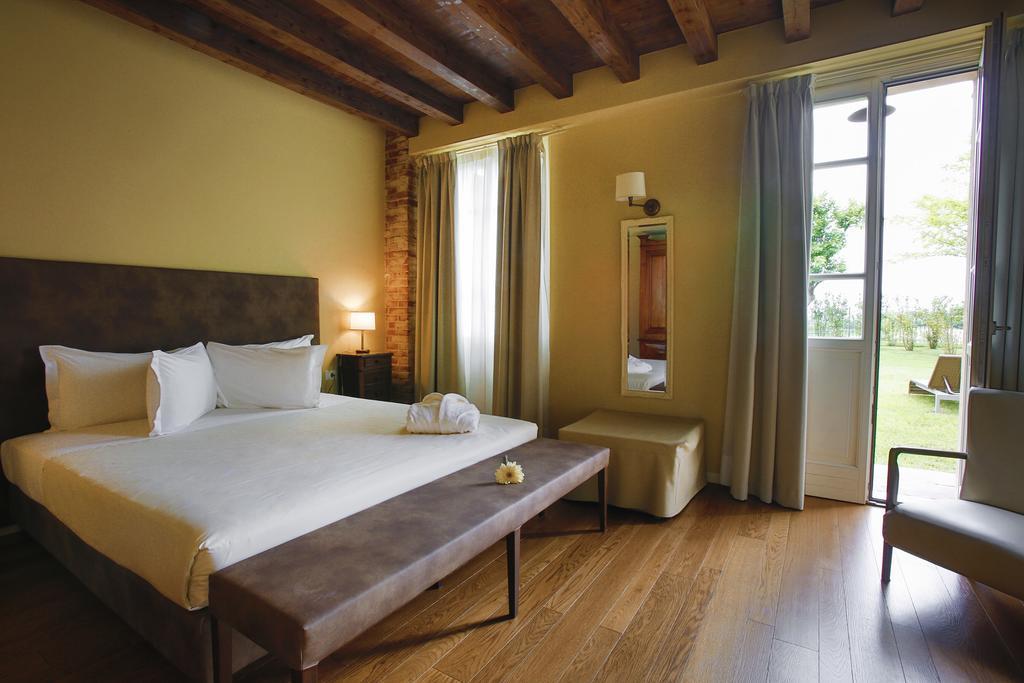 Double Room Terrace Lake View