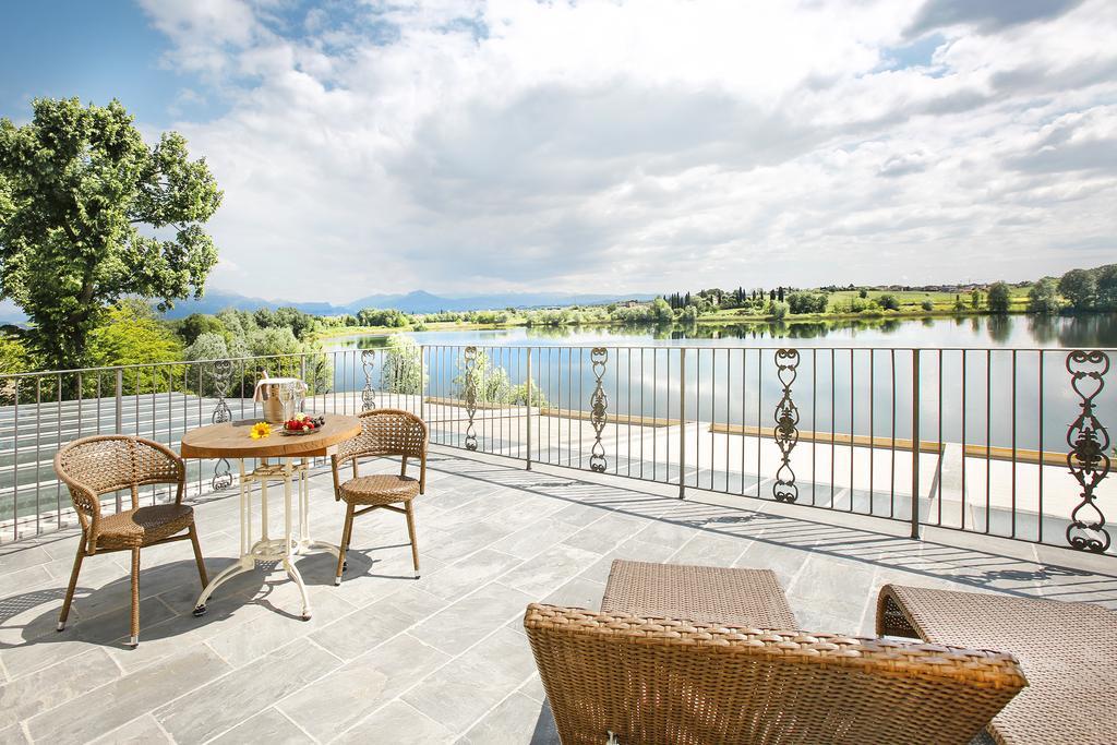 Double Room Terrace Lake View