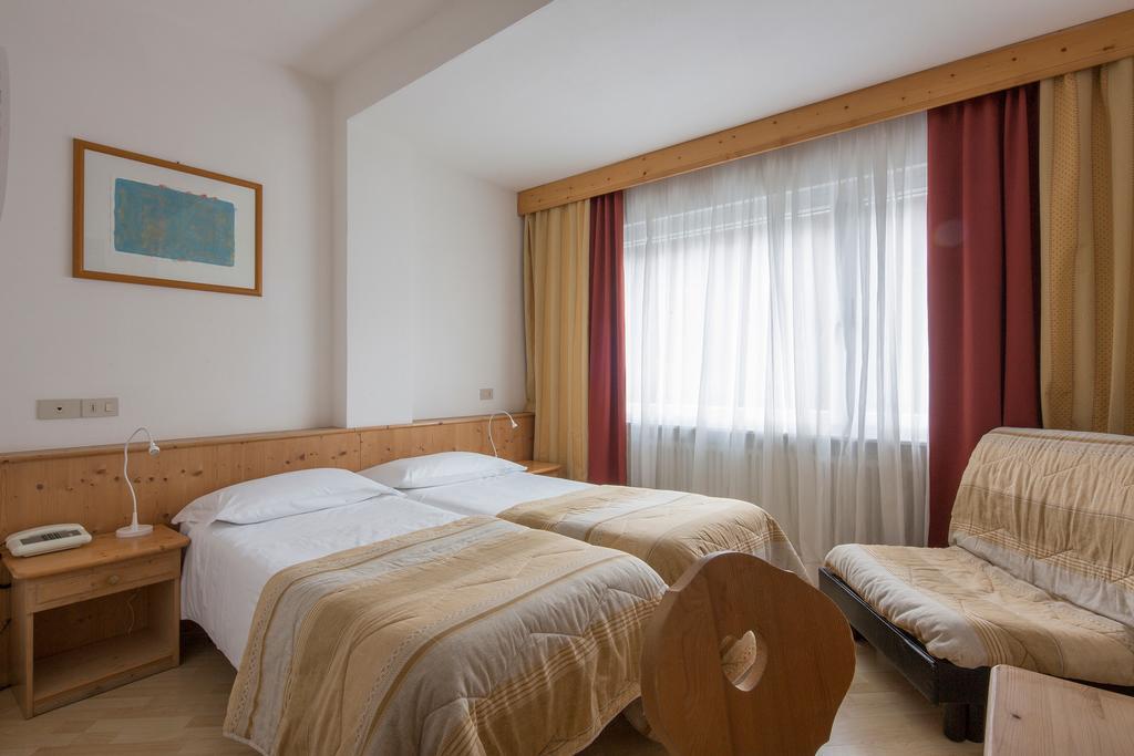 Double or Twin Room,342974182:JPEG