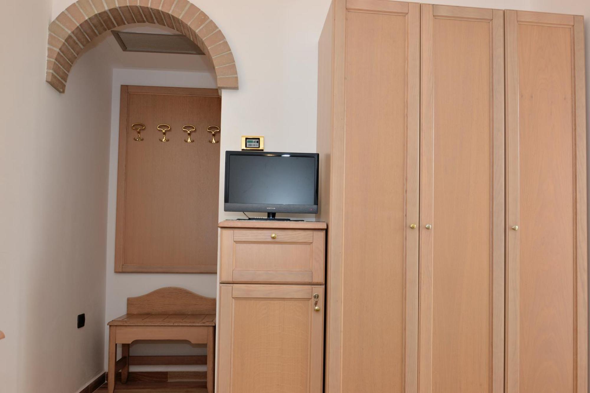 Economy Double Room French Bed