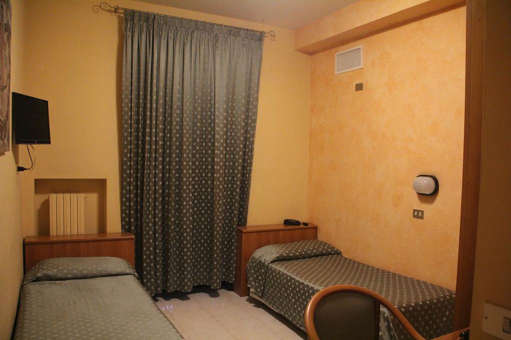 Single Room shared Balcony