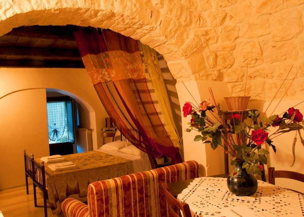 Quadruple Room Trullo Stone-House