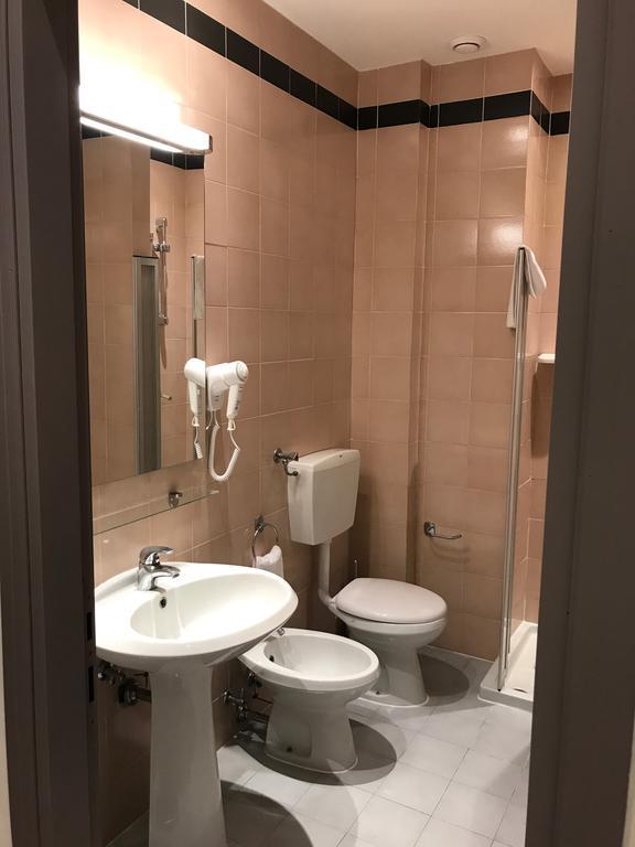 Standard Double Room,402101613:JPEG