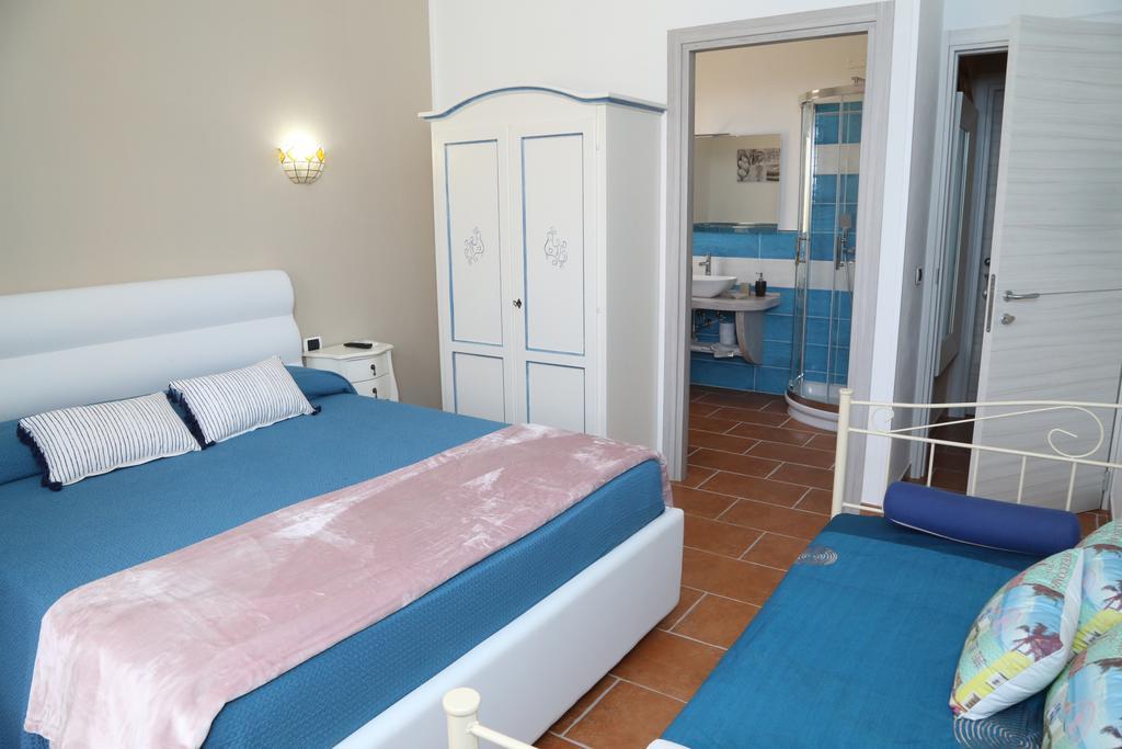 Quarto Triplo com Vista do Jardim