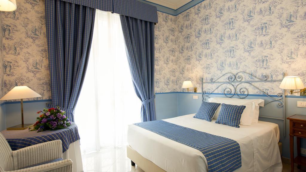 Classic Queen Room