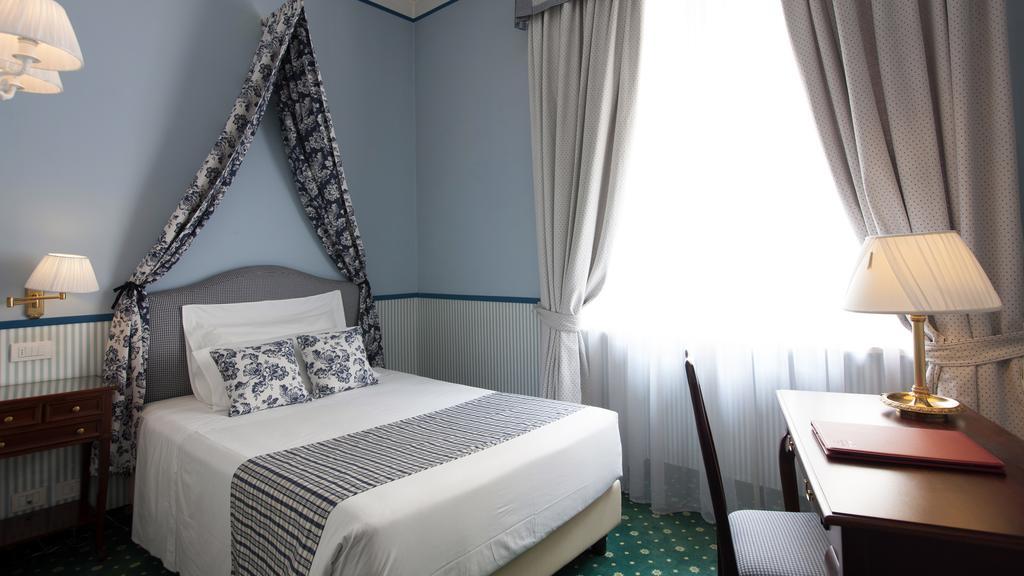 Classic Queen Room