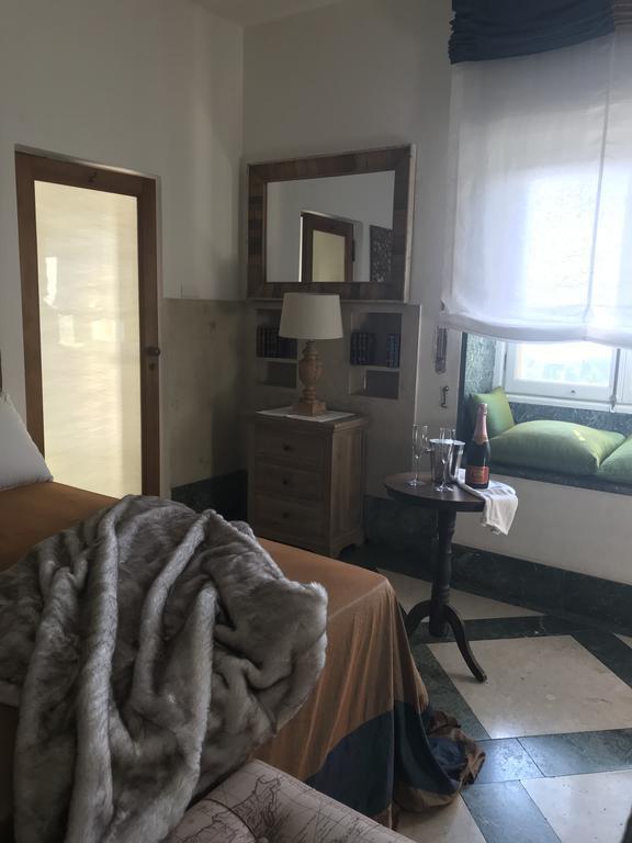 Family Room Bathroom,451861452:JPEG