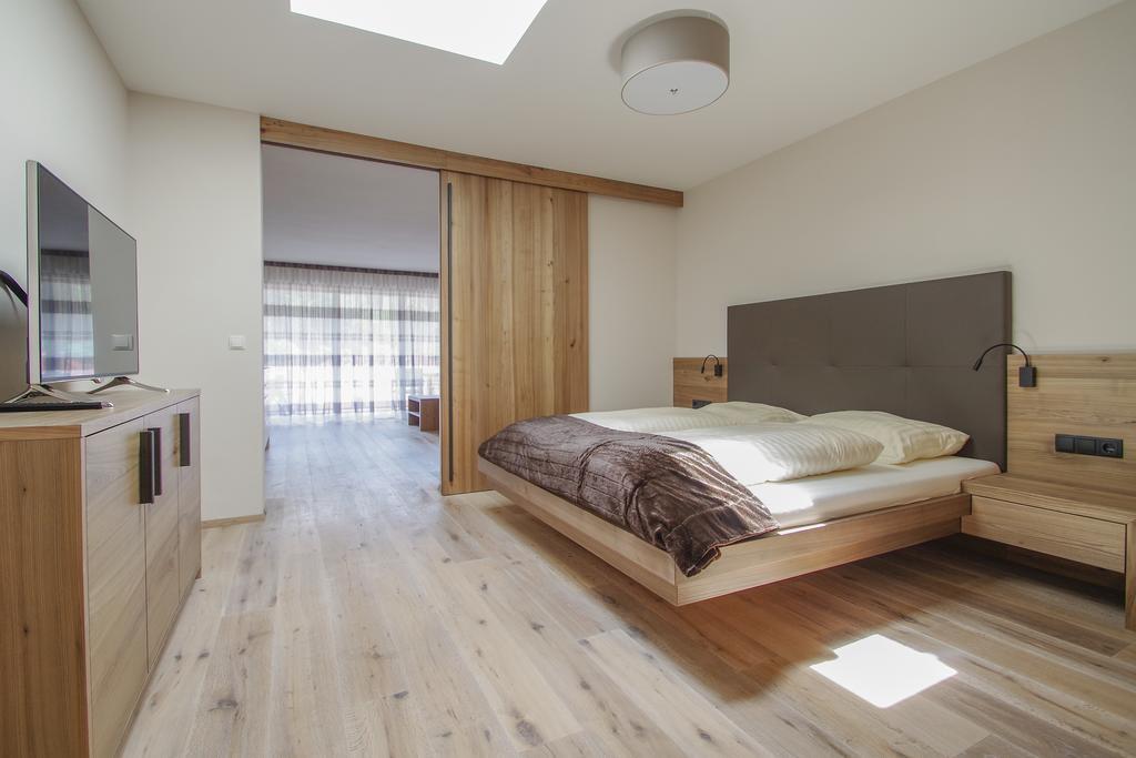 Large One-Bedroom Apartment
