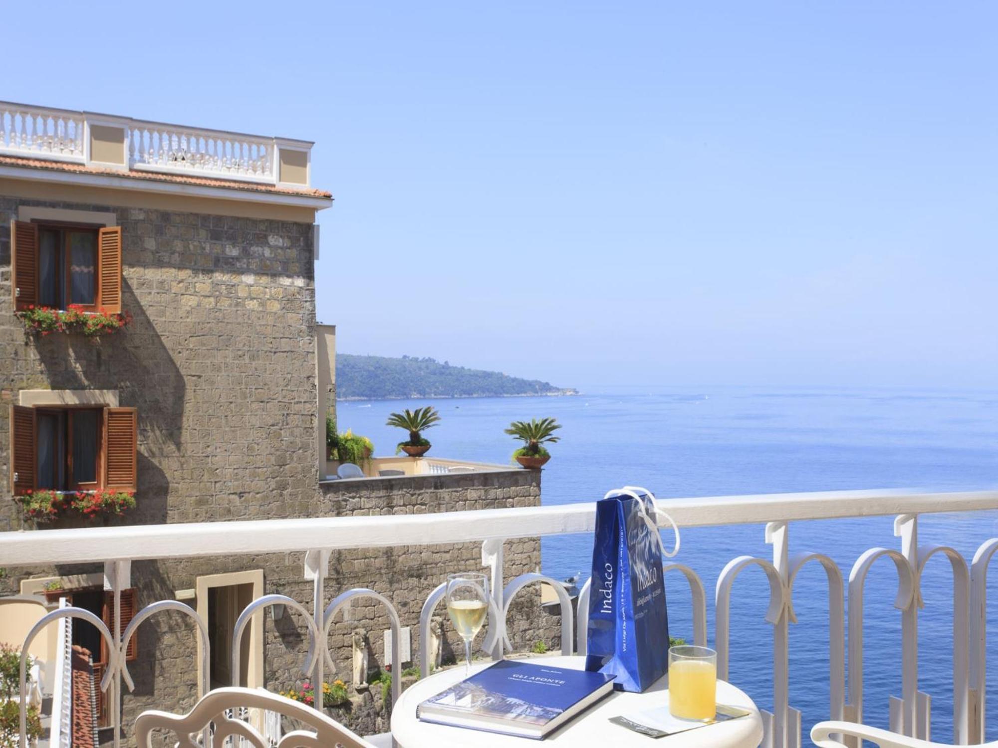 Camera Familiare con Vista Mare Laterale