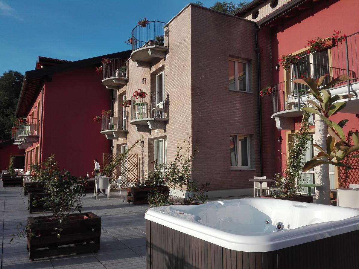 Camera Matrimoniale/Doppia con Letti Singoli con Spa e Vista Lago