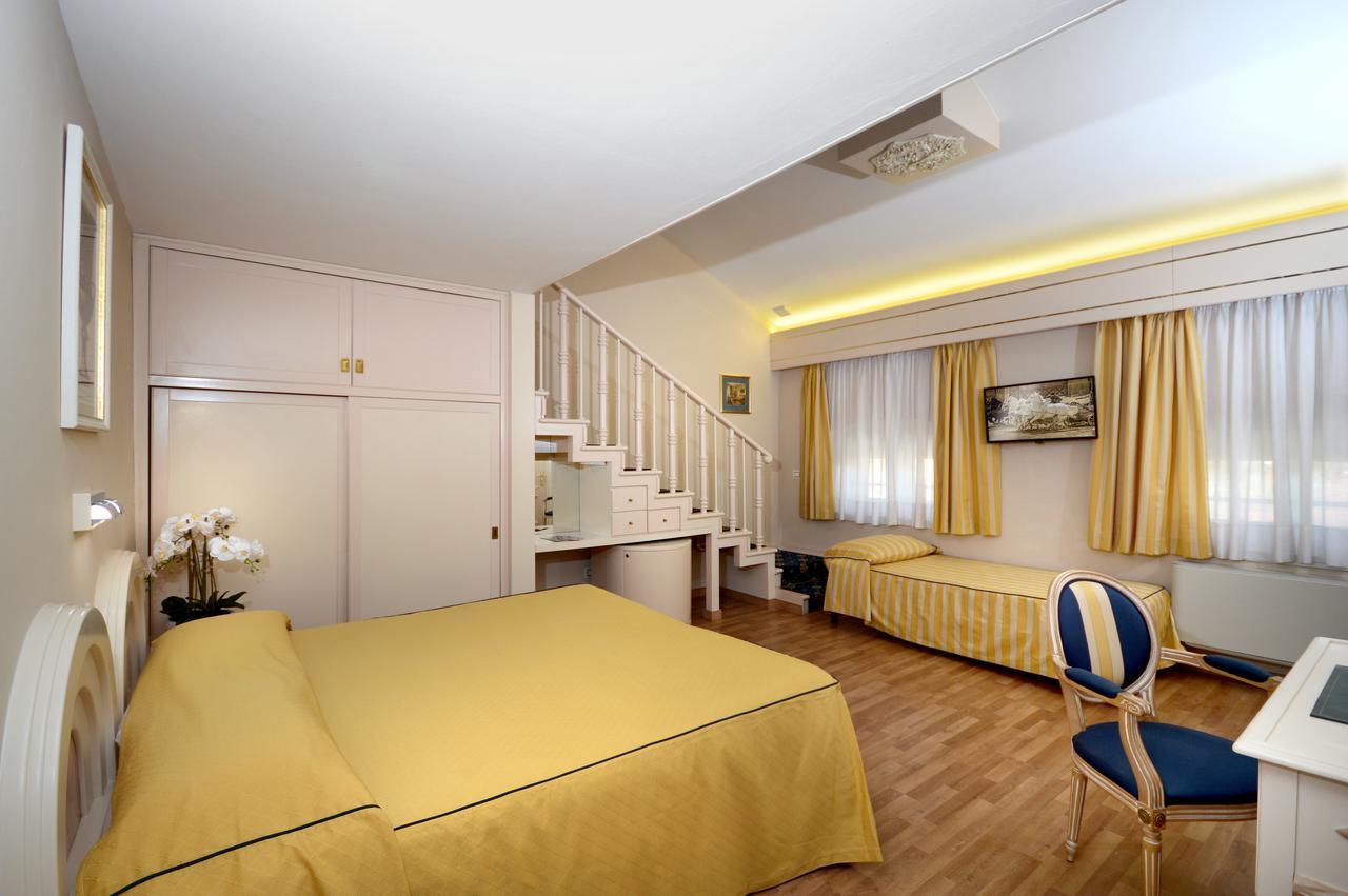 Standard Triple Room - Split Level