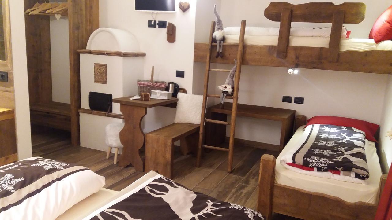 Quadruple Room Private Bathroom