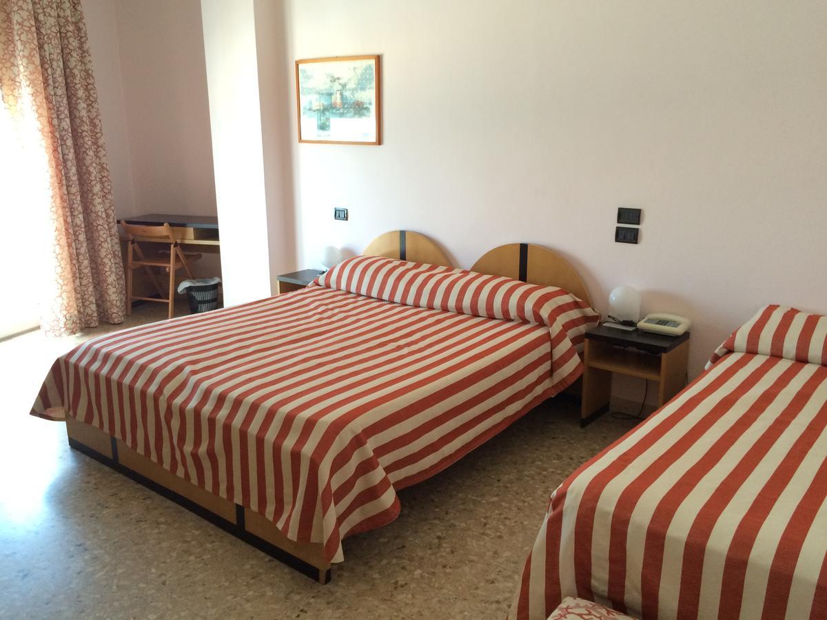 Standard Triple Room Sea View