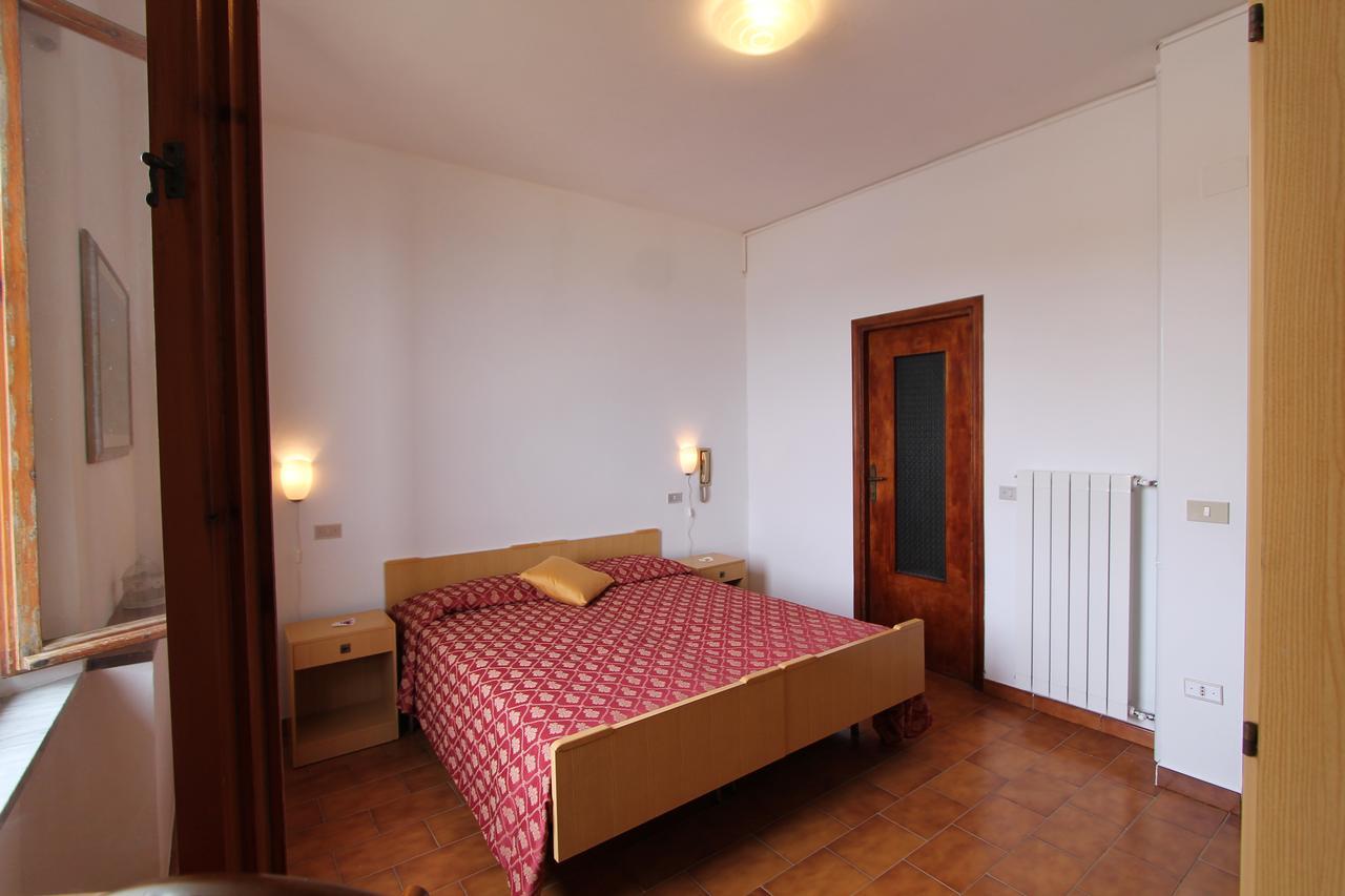 Standard Double or Twin Room,608827776:JPEG