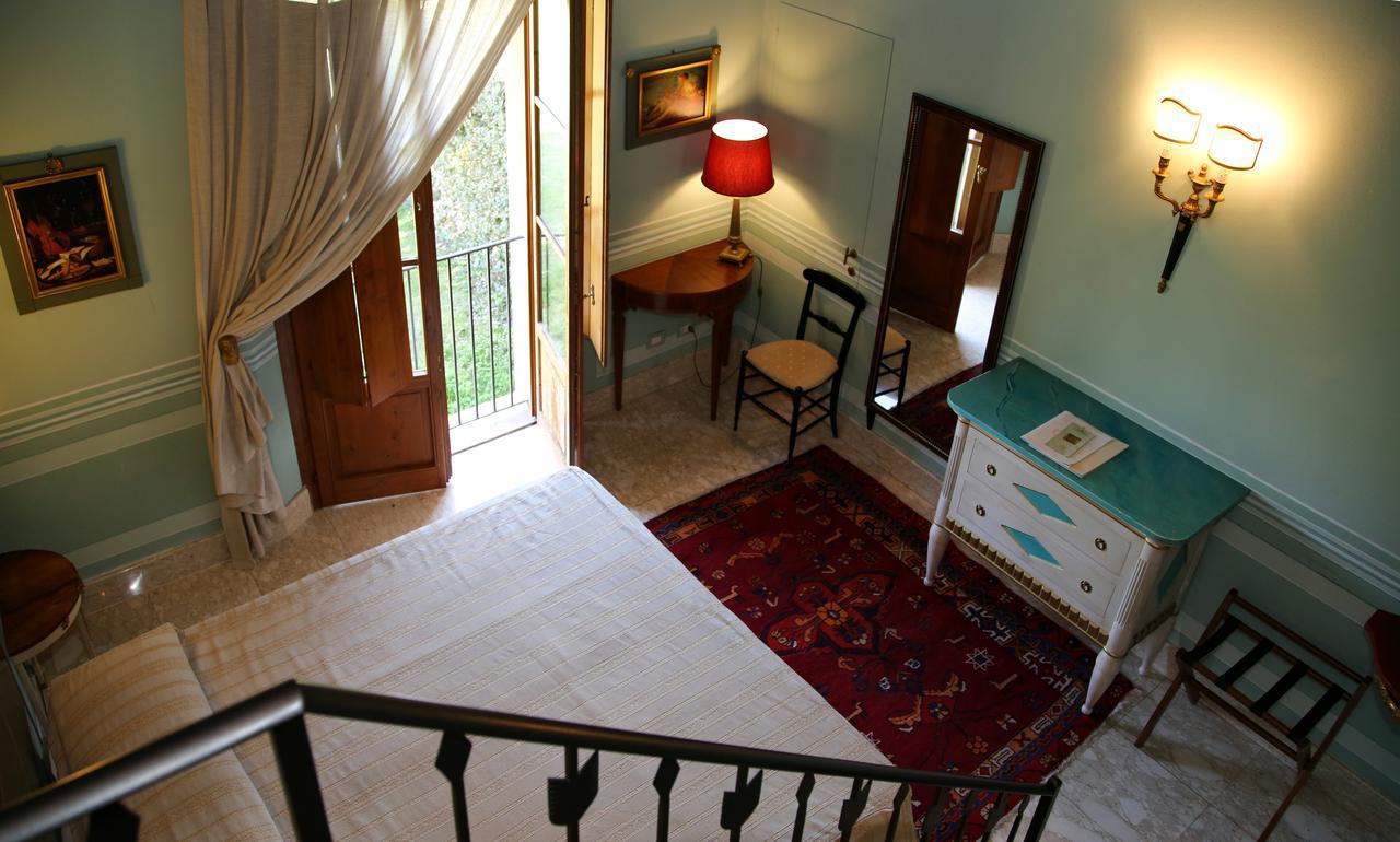 Camera Matrimoniale Deluxe con Vista Piscina