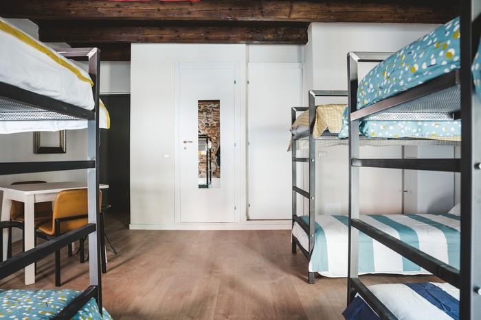 Bed 8-Bed Mixed Dormitory Room