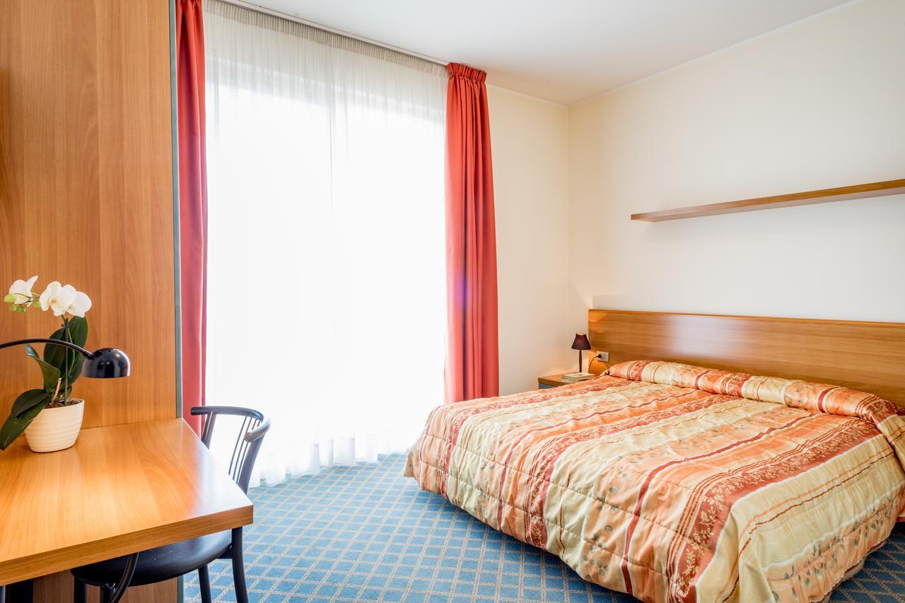 Double Room,632407923:JPEG