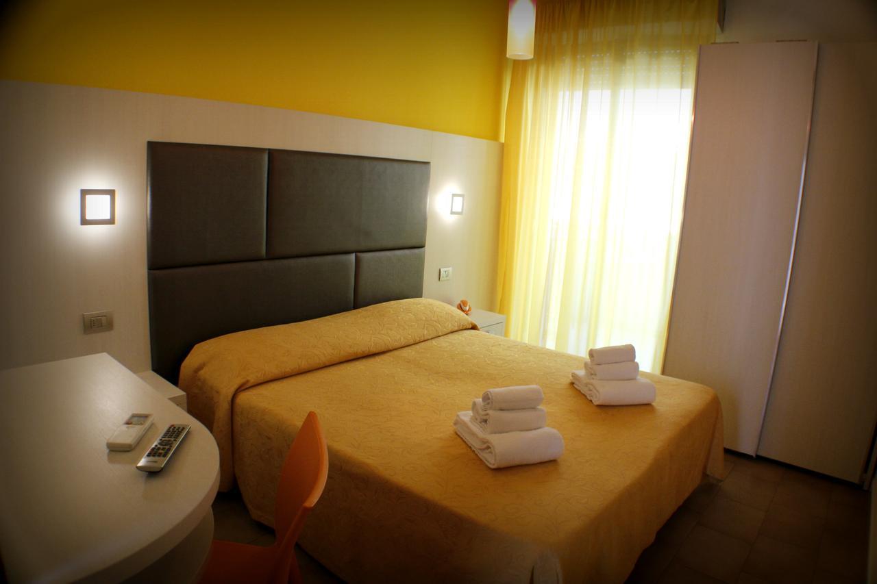 Double or Twin Room Sea View