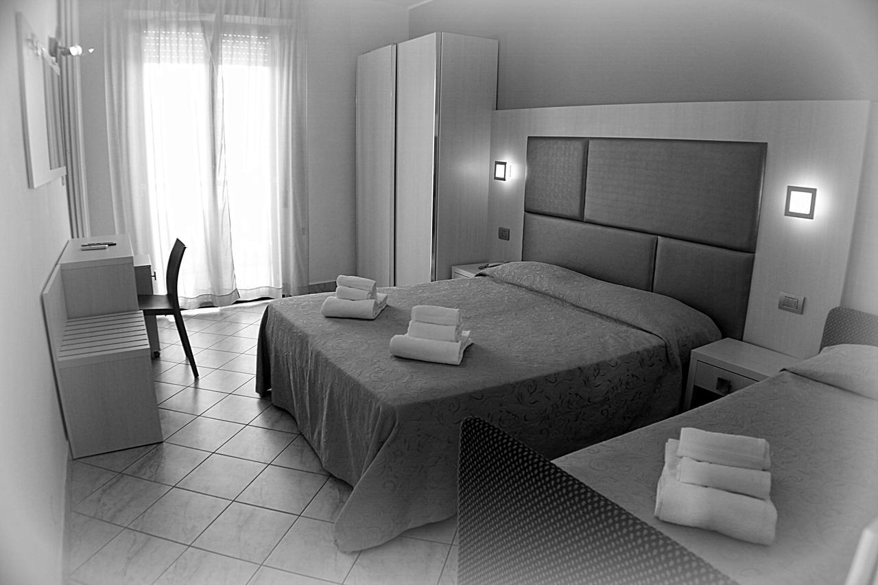 Double or Twin Room Sea View