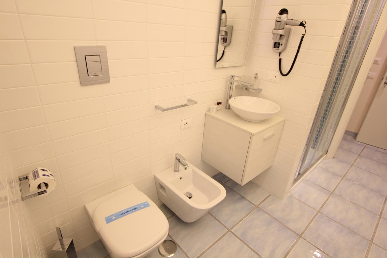 Triple Room,639309105:JPEG