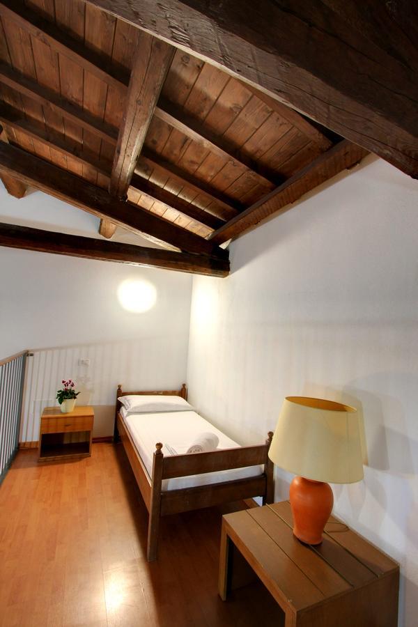 Bed 6-Bed Female Dormitory Room