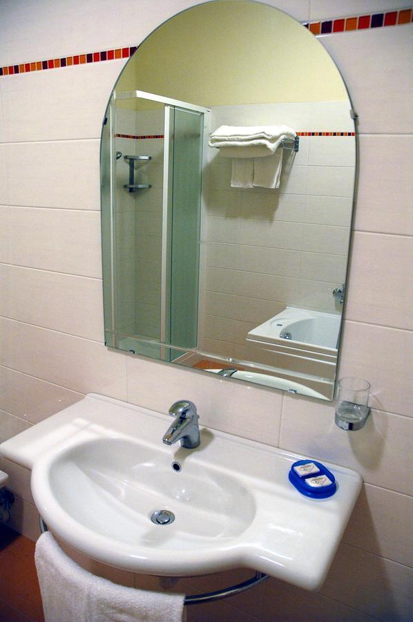 Camera Tripla Standard
