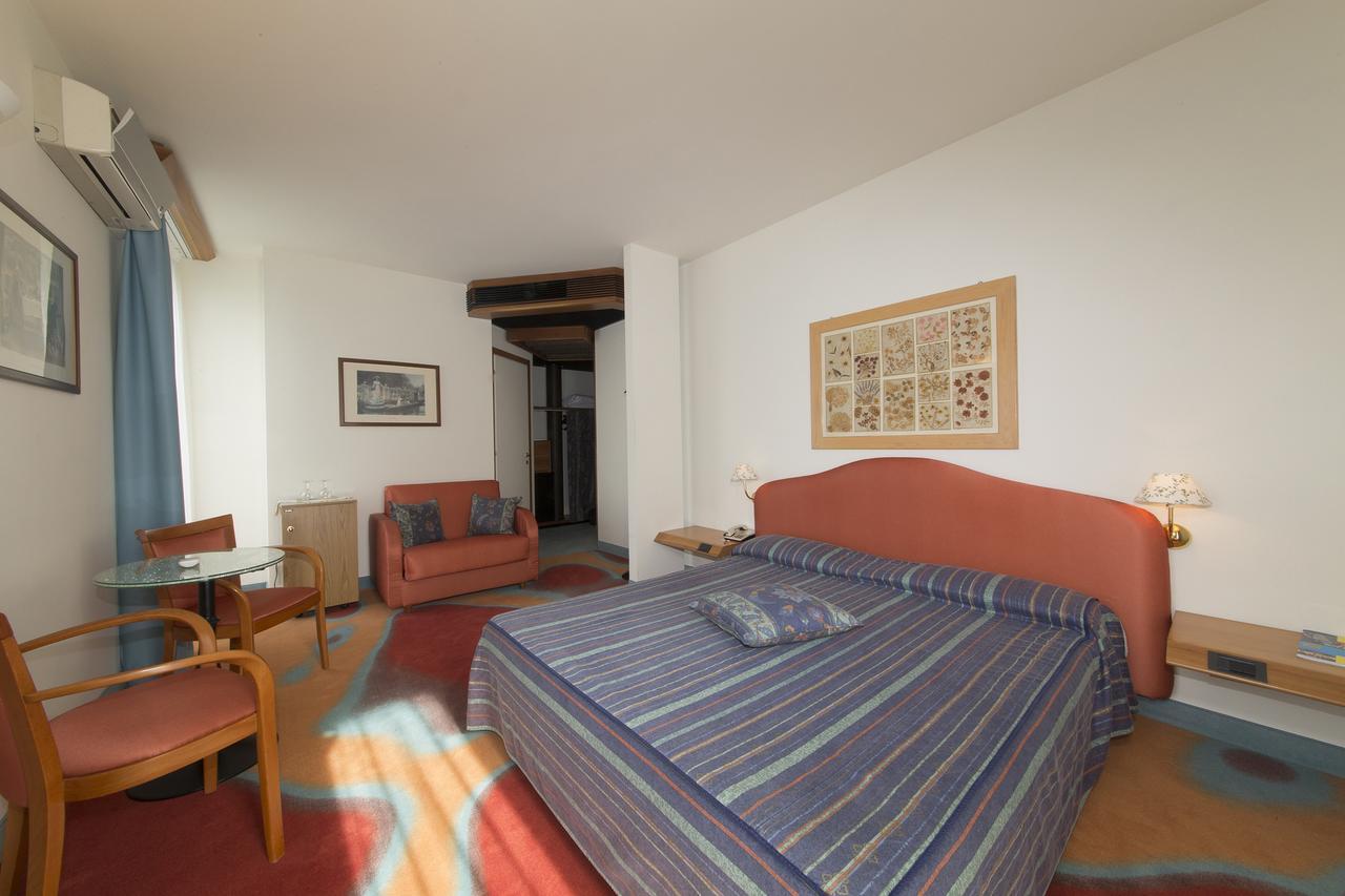 Superior Doppel- oder Zweibettzimmer mit Seeblick