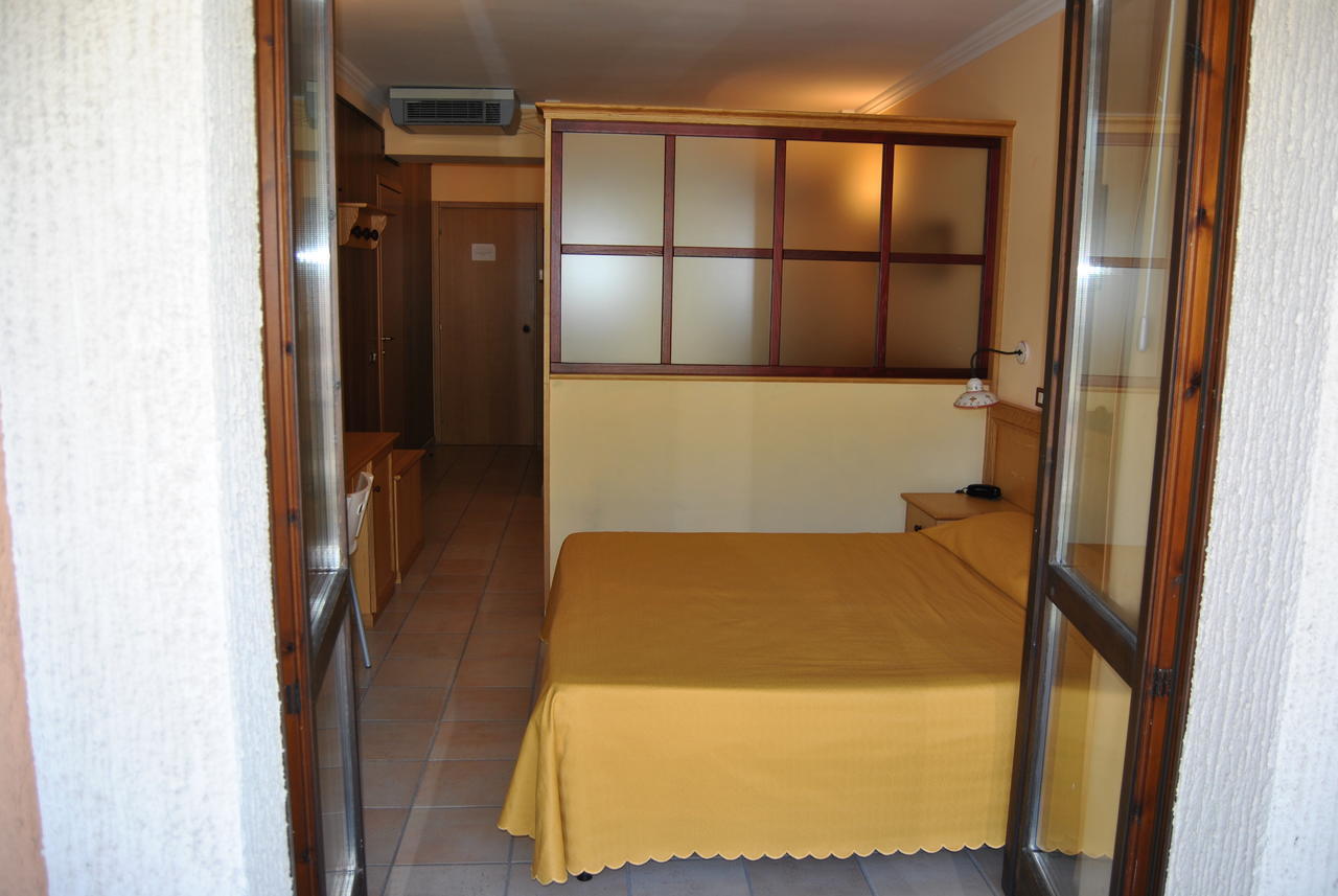 Double or Twin Room,648675309:JPEG