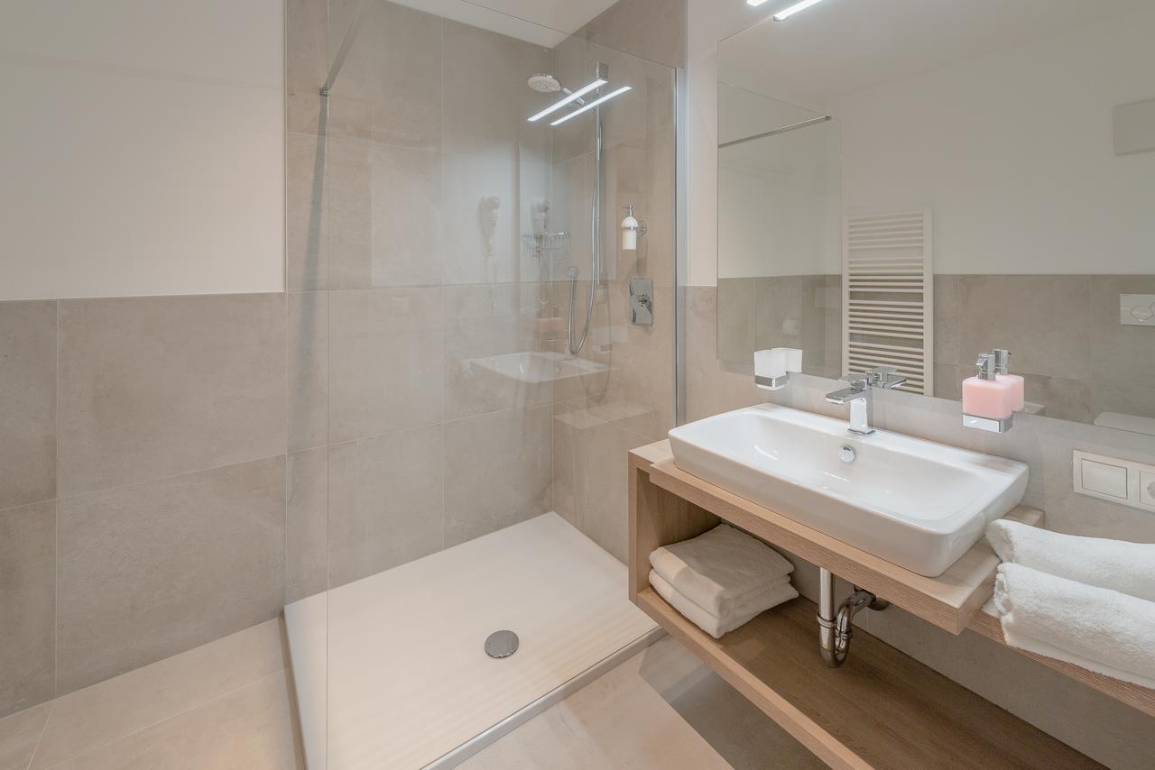 Penthouse Apartment,653275836:JPEG