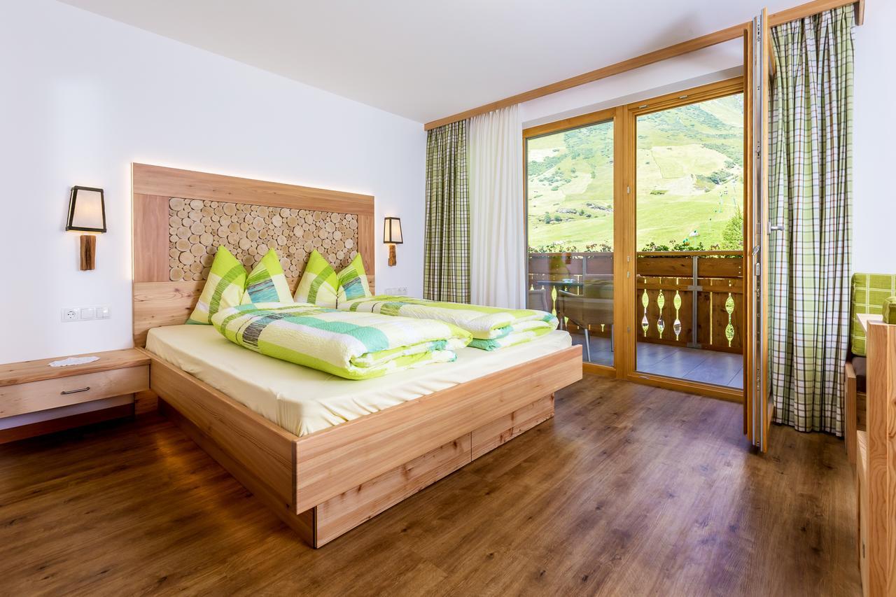 Doppelzimmer mit Balkon