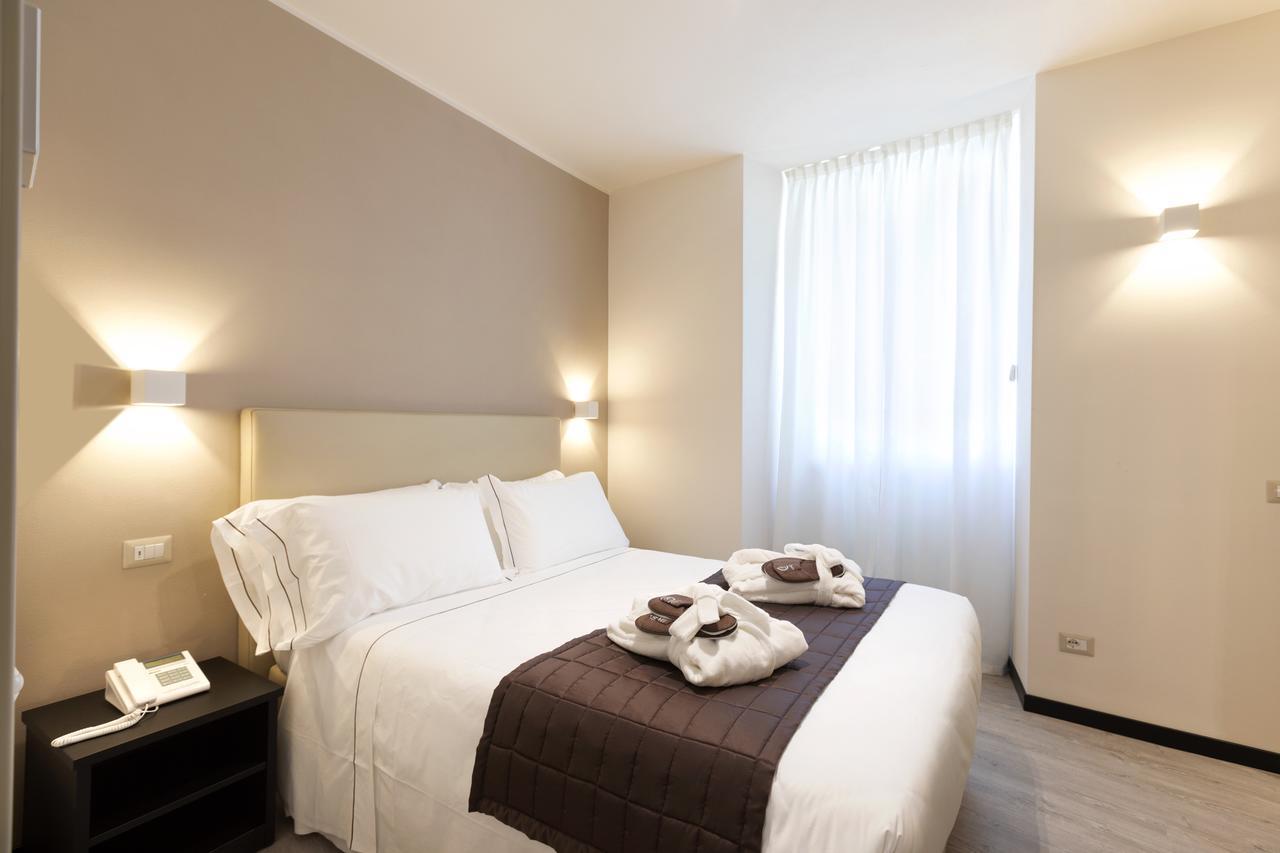 Deluxe Double Room with Lake View