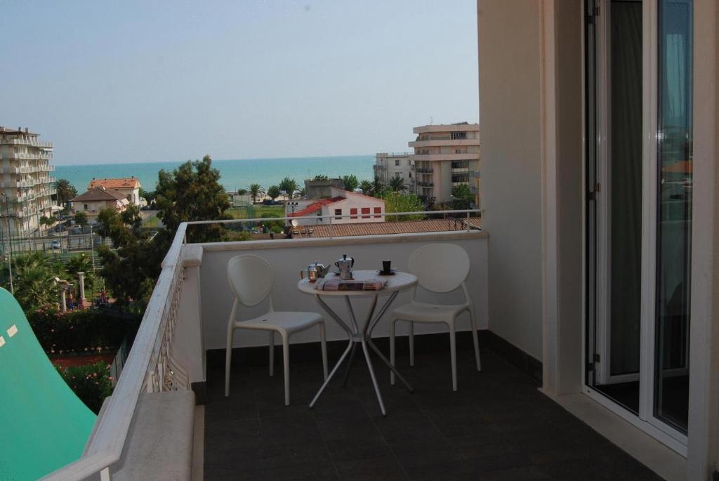 Two-Room Apartment,6616086:JPEG