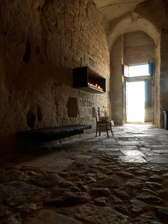 Suite Cave