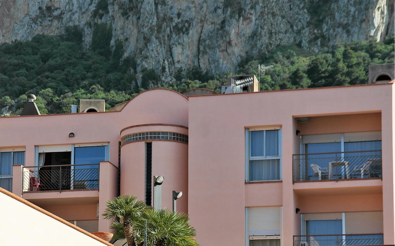 Double or Twin Room Sea View