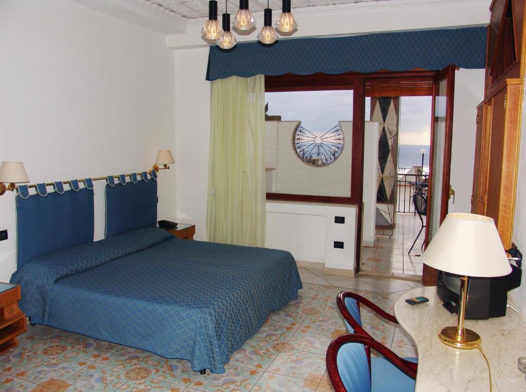 Double or Twin Room Balcony Sea View