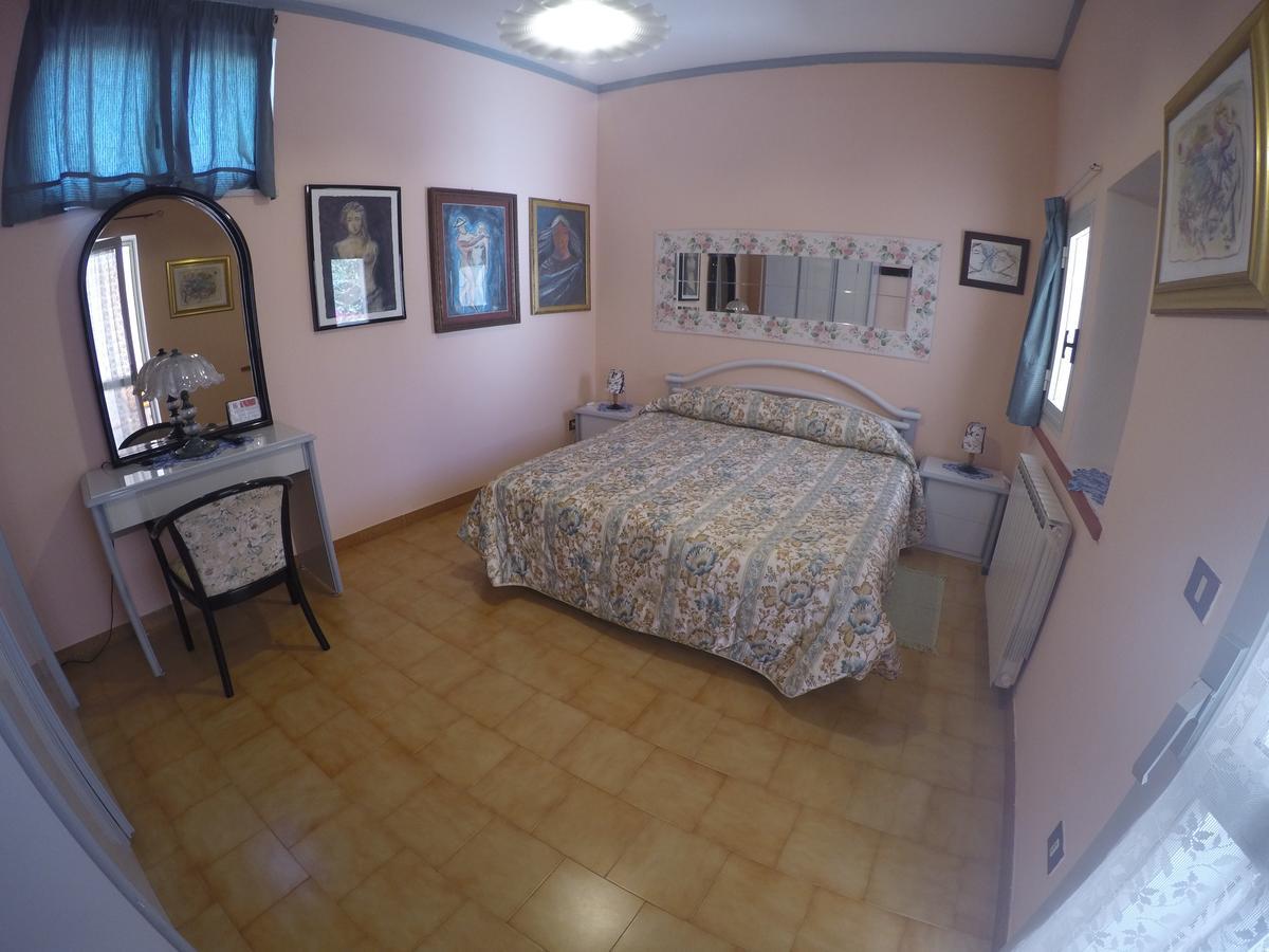Ampia Camera Matrimoniale/Doppia con Letti Singoli