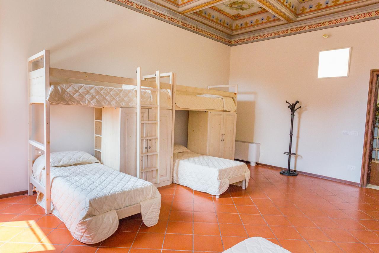 Posto Letto in Dormitorio Femminile