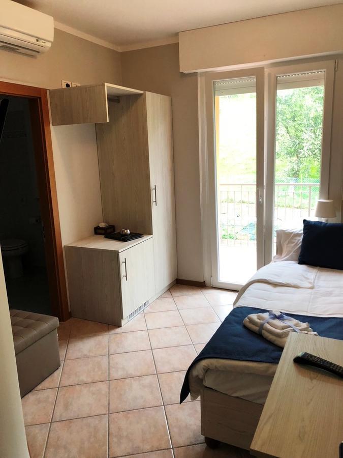 Single Room with Mountain View