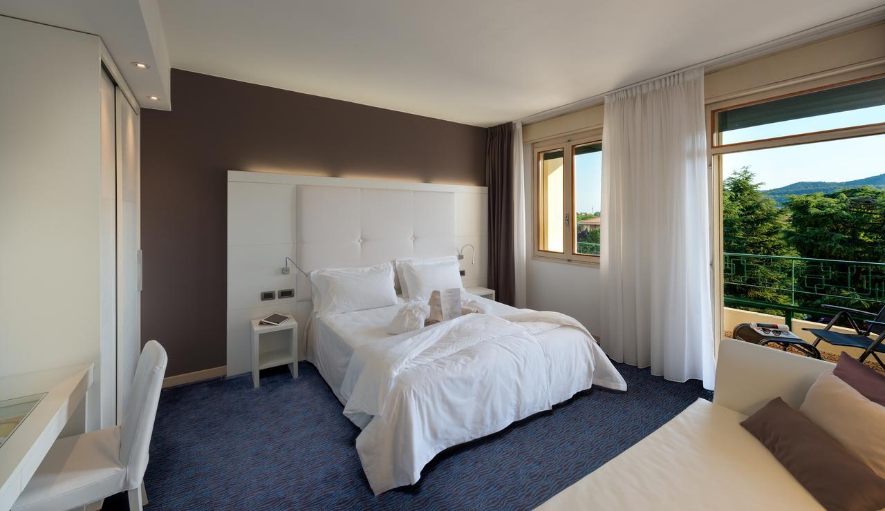 Superior Double or Twin Room,823254986:JPEG