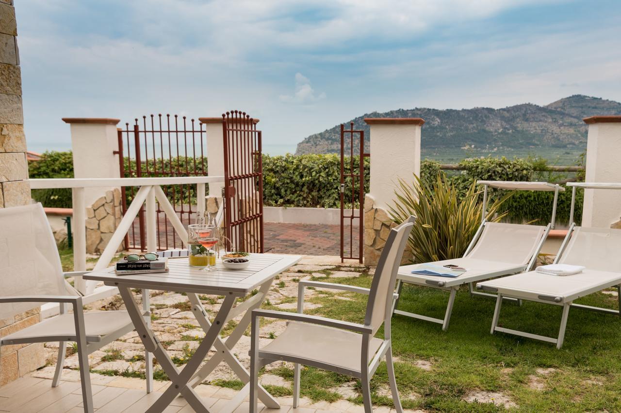 One-Bedroom Apartment Sea View