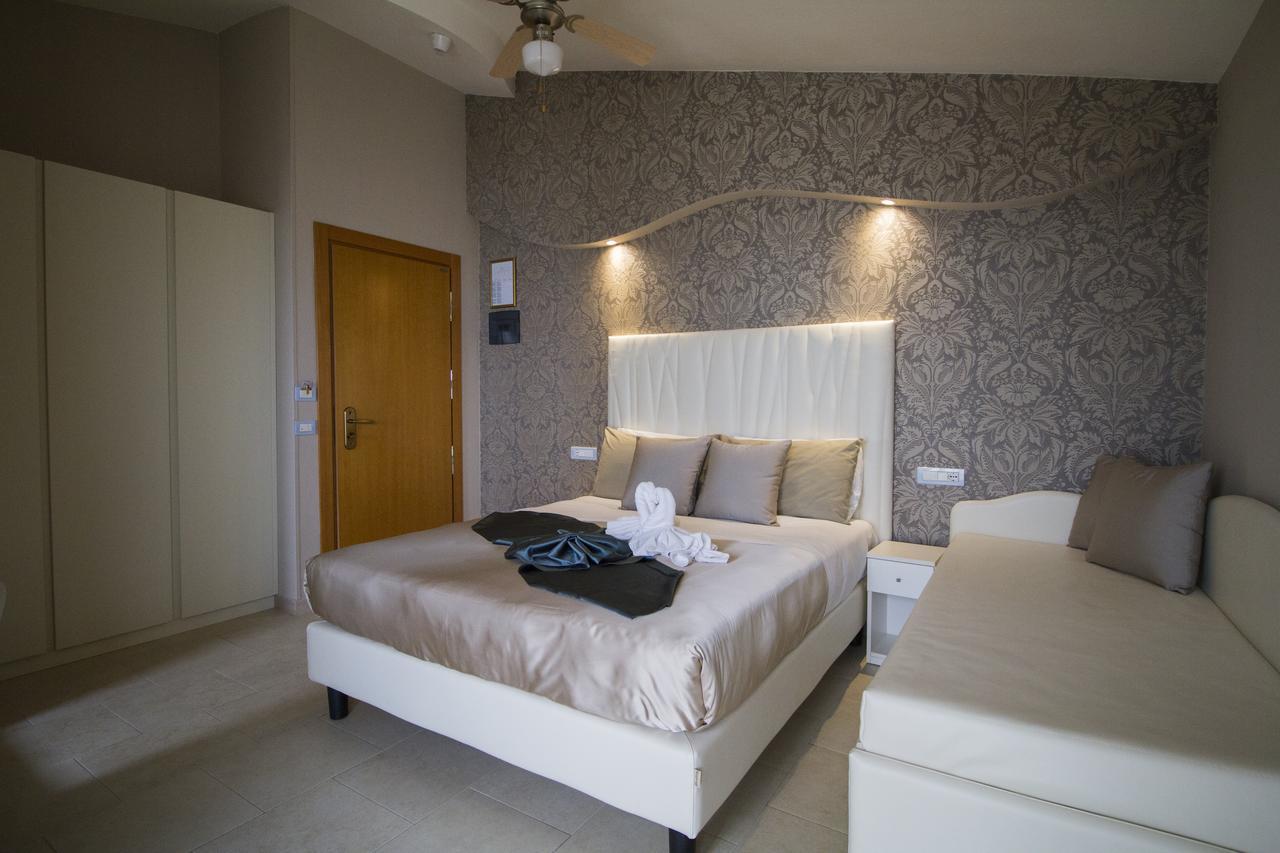 Double or Twin Room Sea View