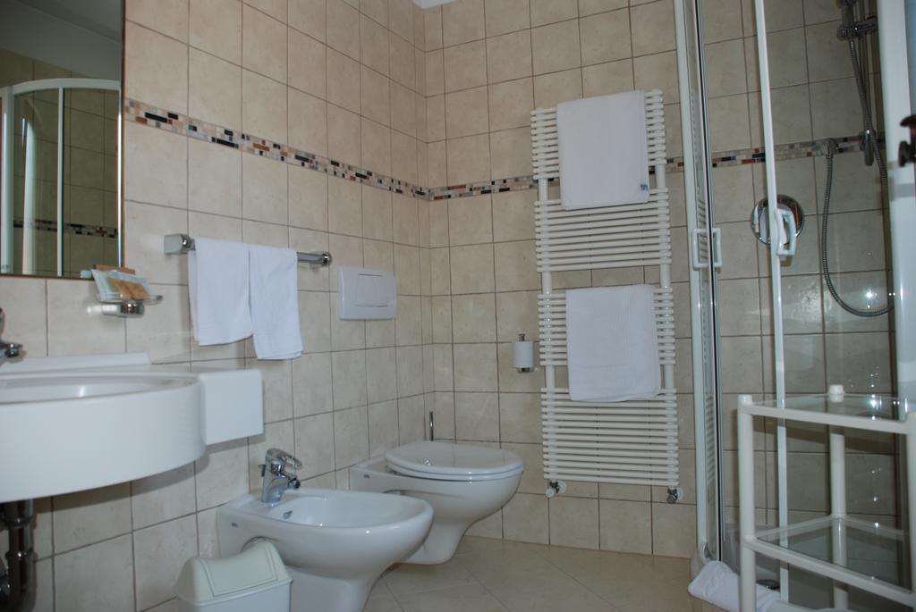 Double or Twin Room,127534602:JPEG
