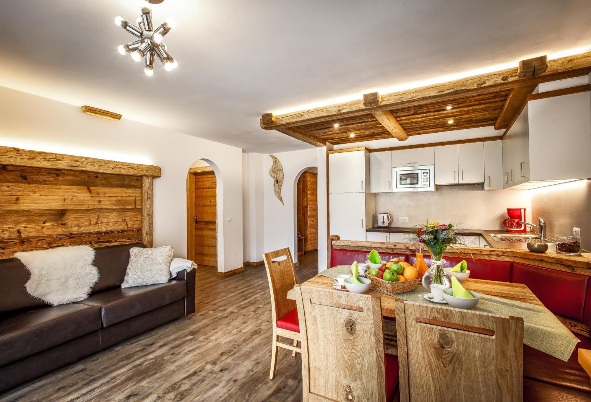 Deluxe Two-Bedroom Apartment