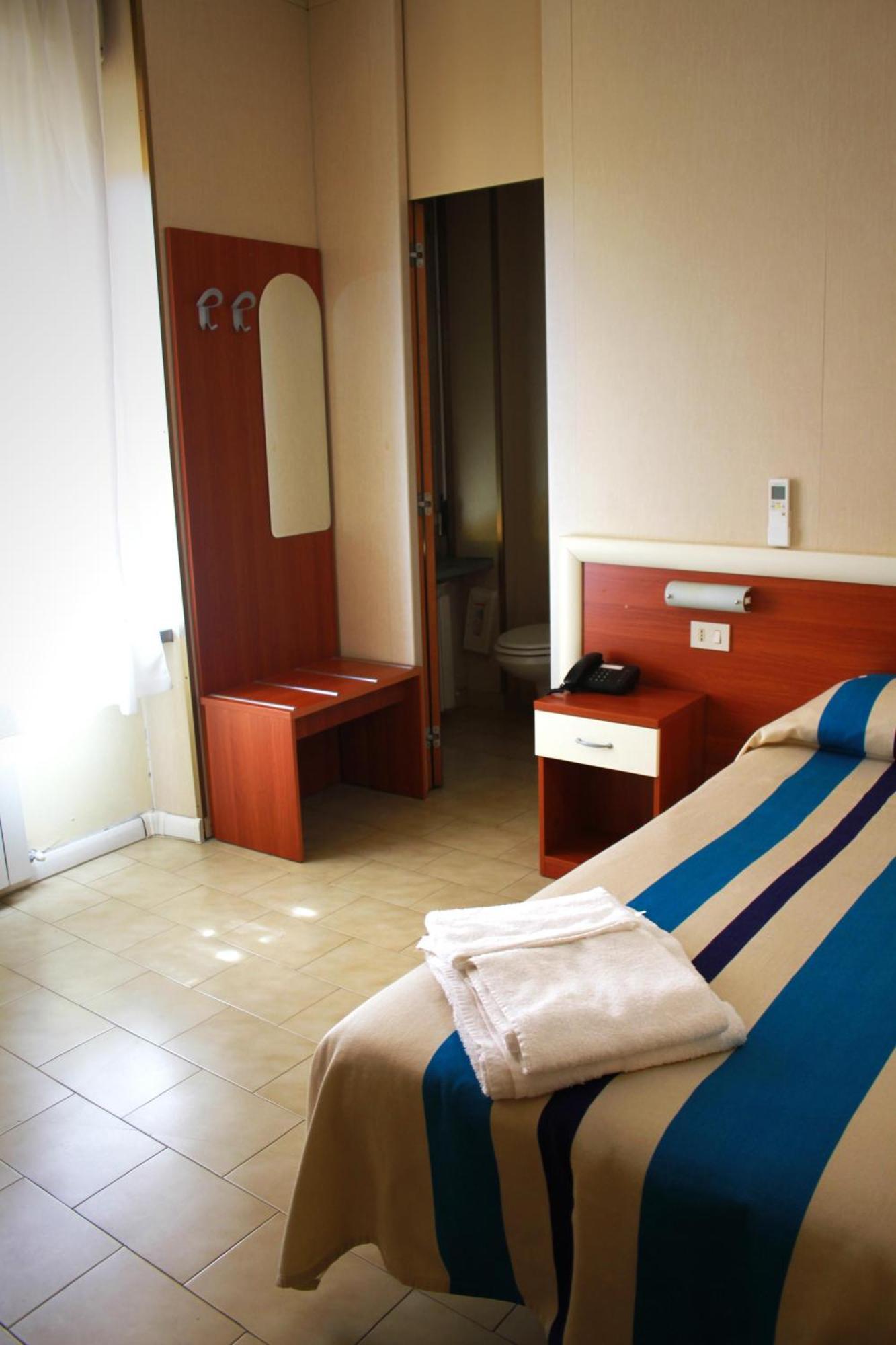 Quarto Individual Econômico