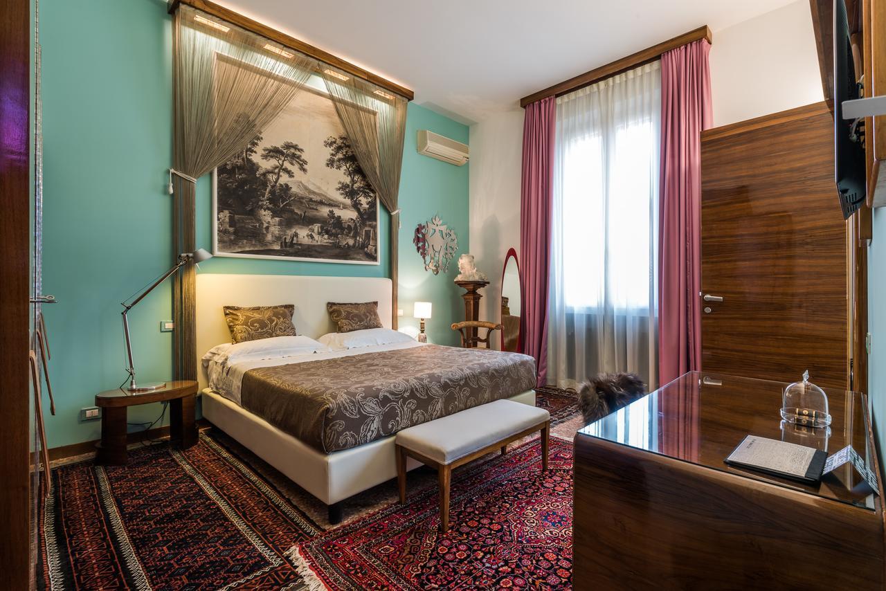 Superior King Room,695374338:JPEG