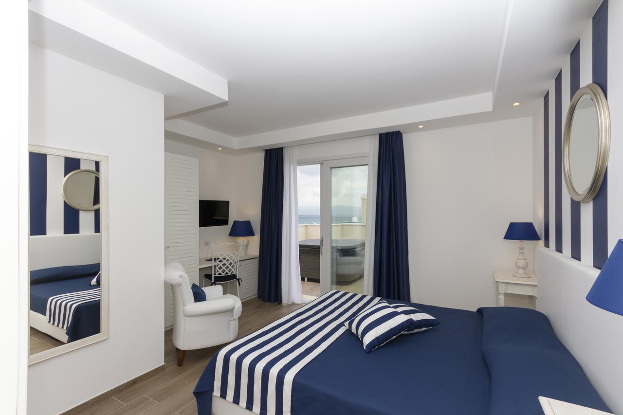 Deluxe Double Room Sea View Hot Tub