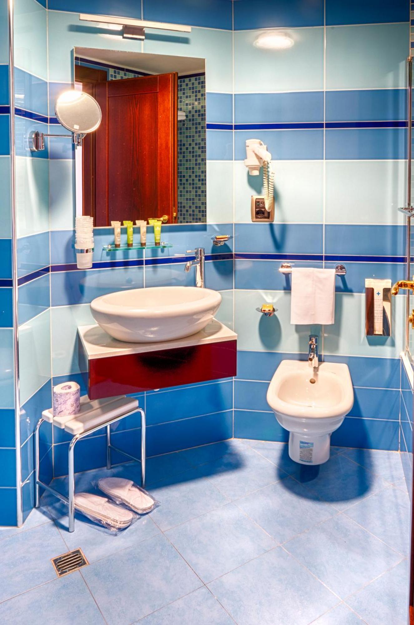 Double or Twin Room Sea View