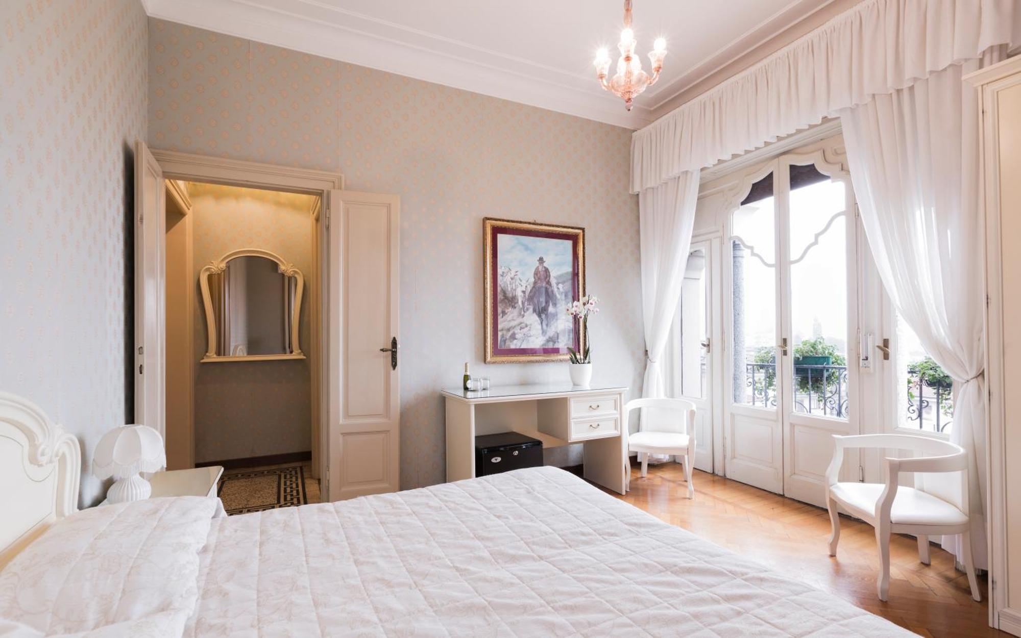Superior Double Room with Lake View