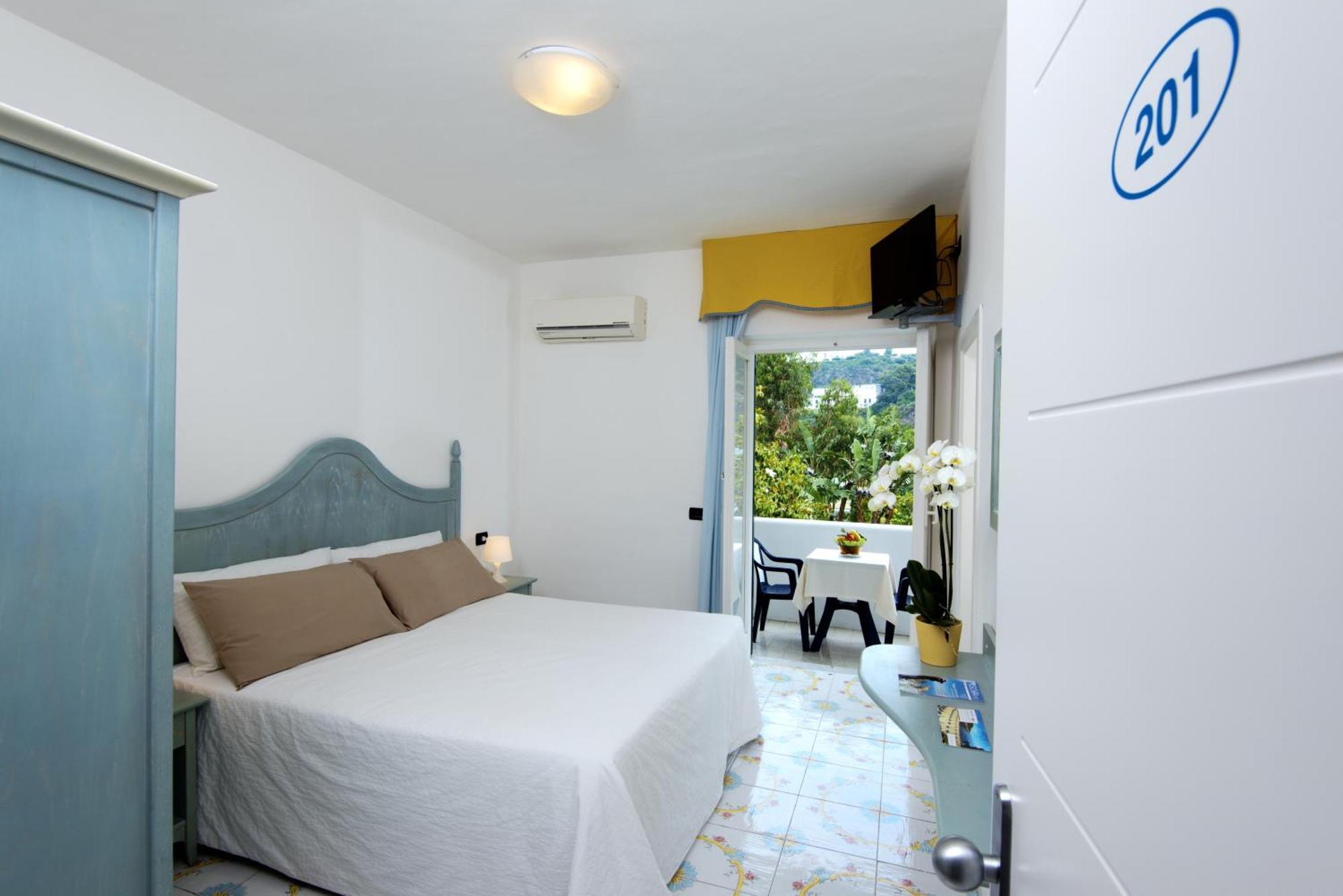 Camera Matrimoniale/Doppia con Letti Singoli con Letto Supplementare